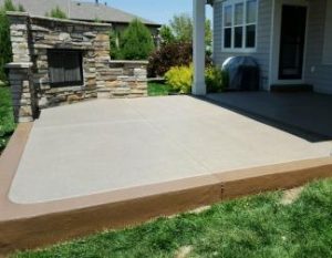 back patio concrete with border